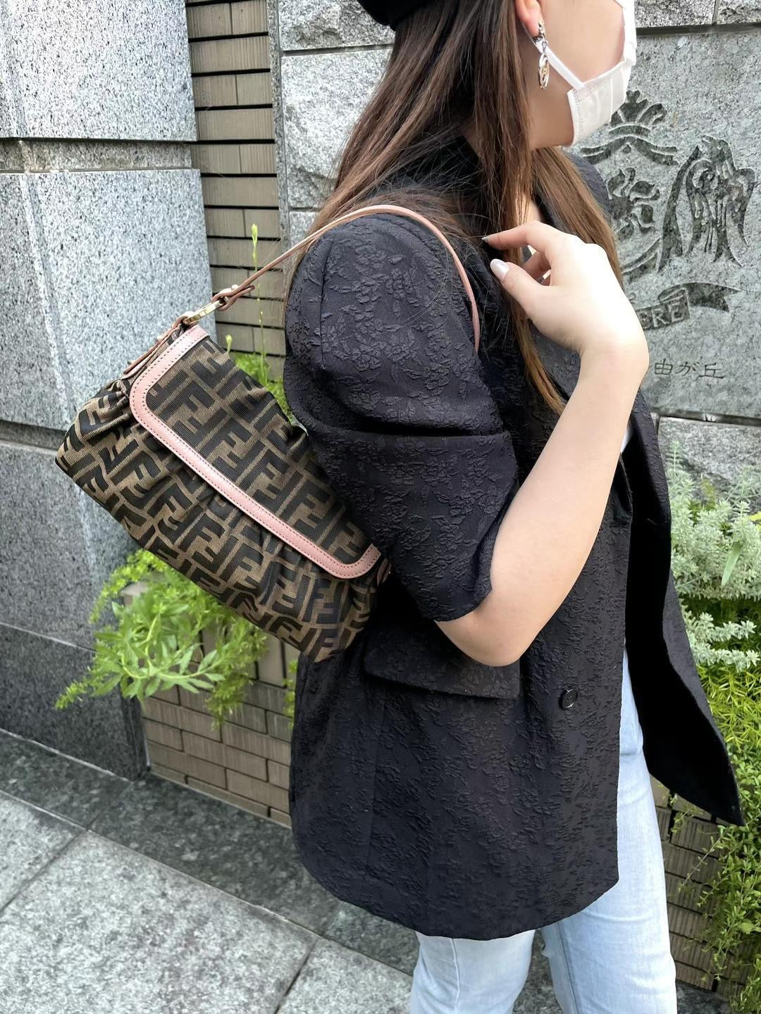 AUTH 二手 FENDI Sukka 单肩包 粉色 x 棕色