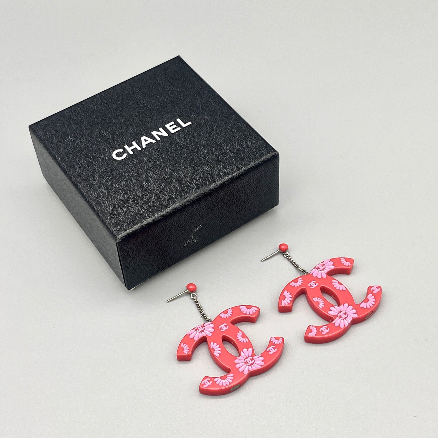 RARE☆☆☆☆AUTH Pre-owned CHANEL Jumbo Coco Mark Flower Motif Earrings Pink