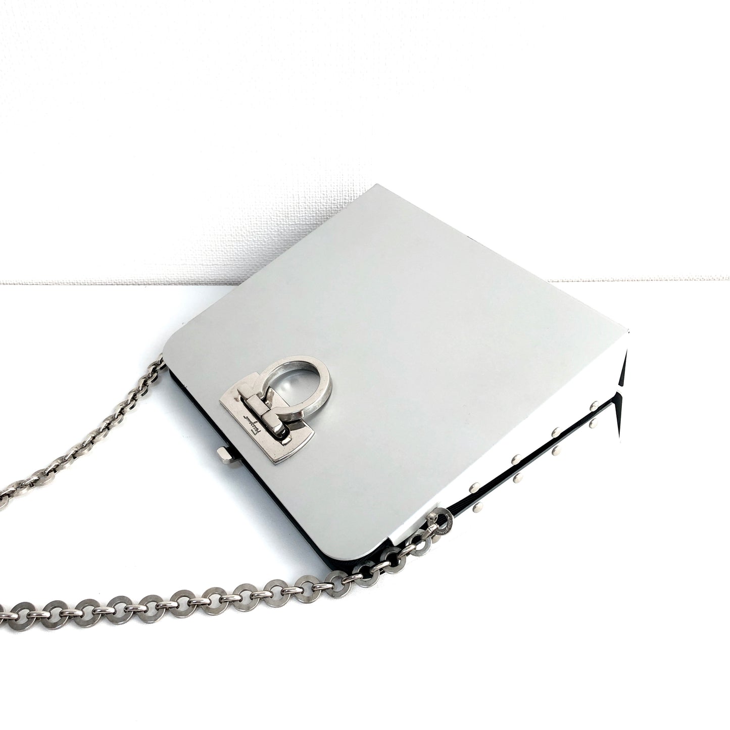 RARE☆☆☆☆☆Salvatore Ferragamo Gancini Crossbody Chain Shoulder Bag Silver