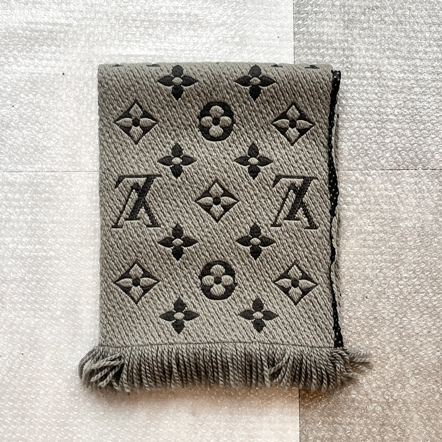 LOUIS VUITTON Echarpe Logomania Verone Scarf