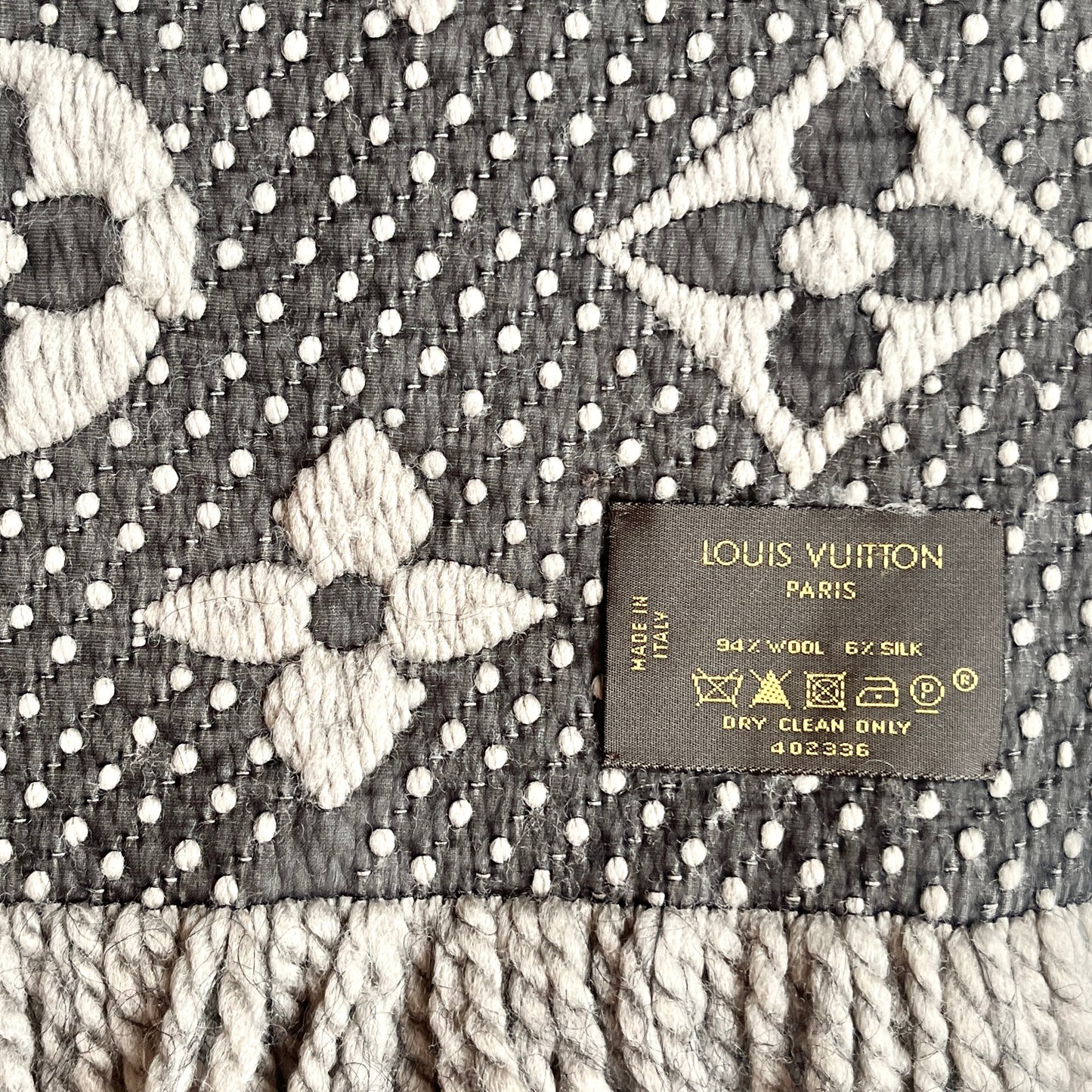 LOUIS VUITTON Echarpe Logomania Verone Scarf