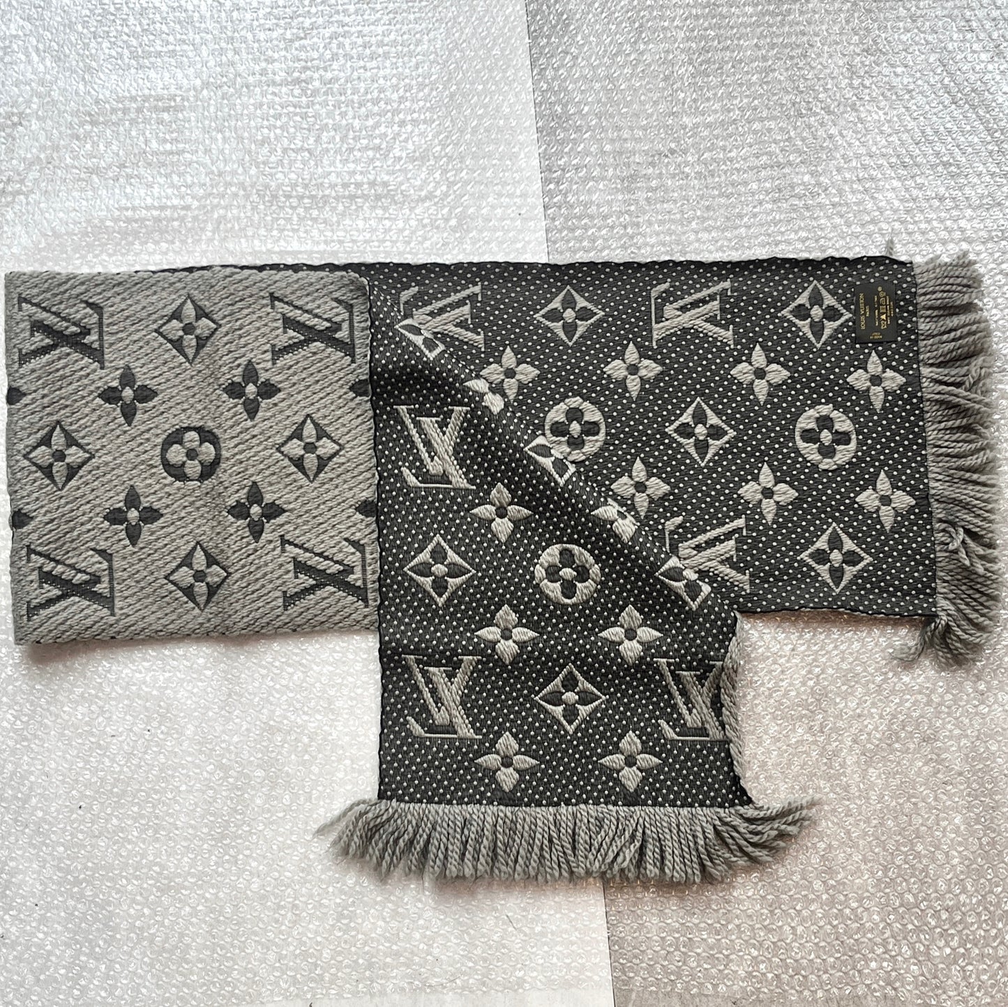 LOUIS VUITTON Echarpe Logomania Verone Scarf