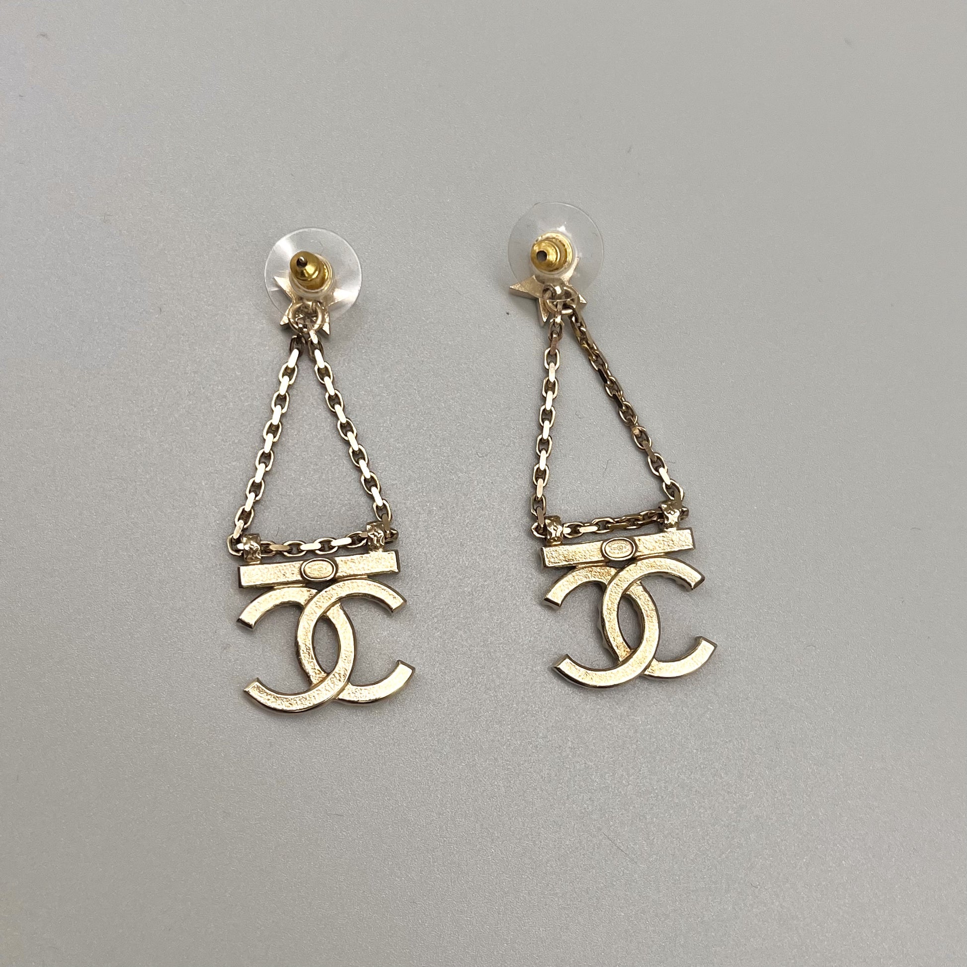 Chanel Vintage Gold Tone CC Logo Clip Earrings – I MISS YOU VINTAGE
