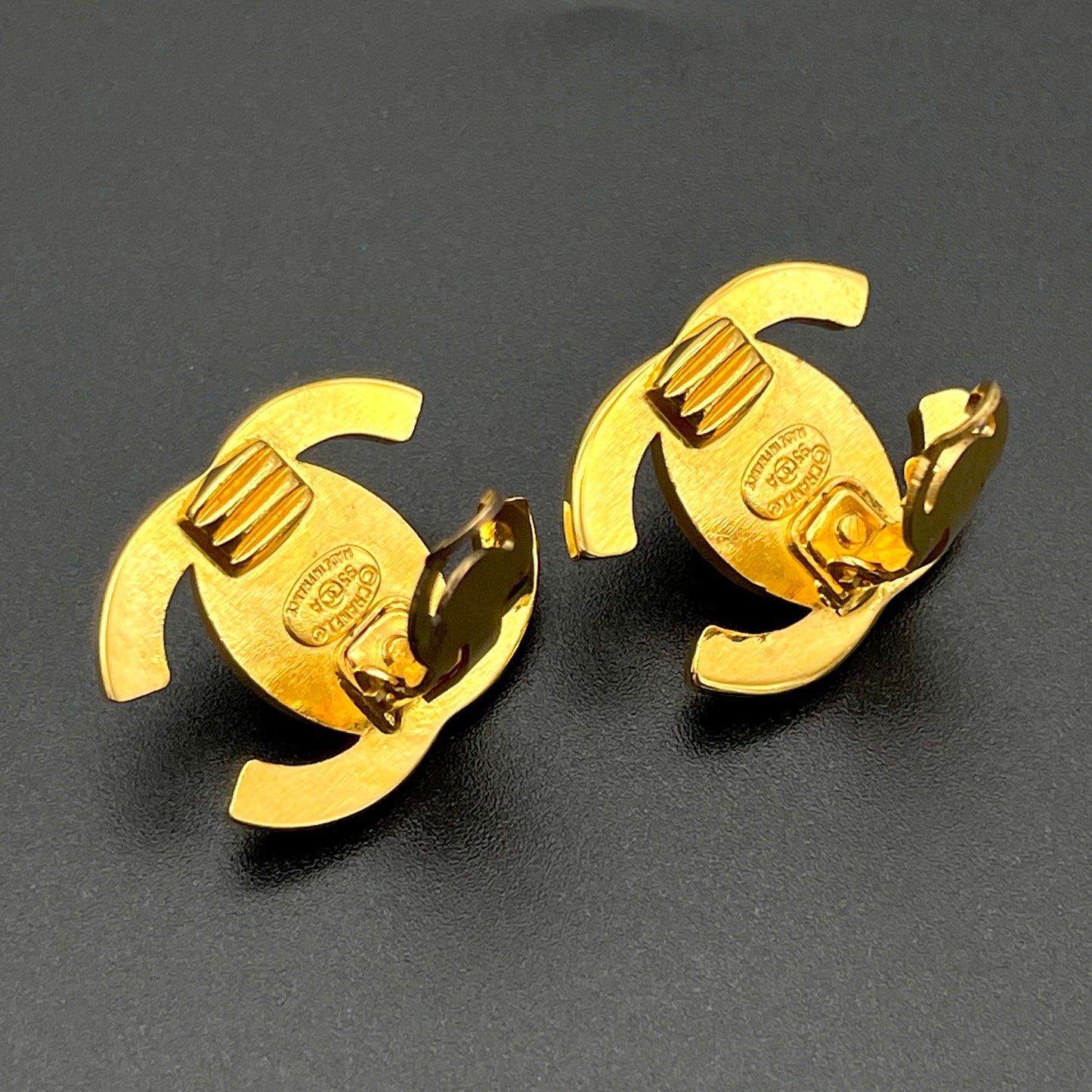 CHANEL Coco Mark Turnlock Earrings GM 95A