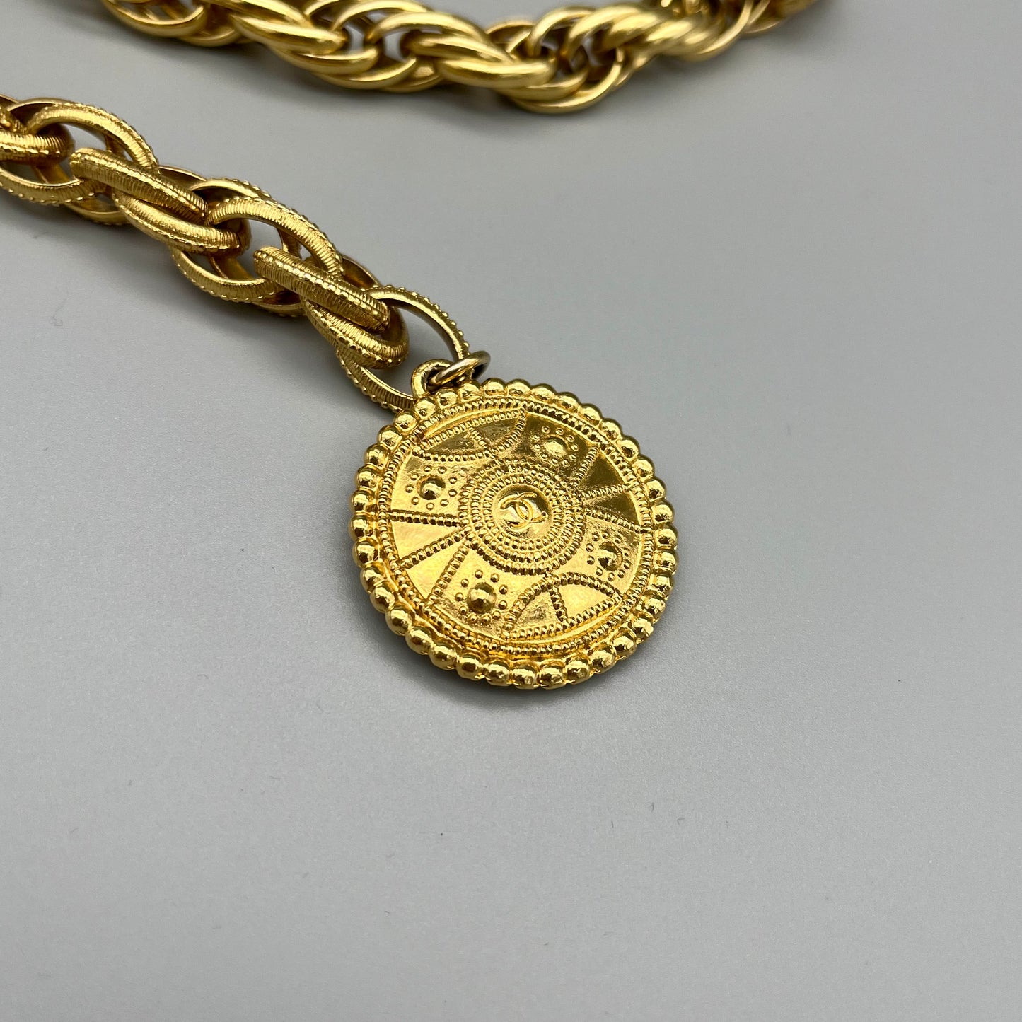 RARE☆☆☆CHANEL Coco Mark Medal Chain Belt