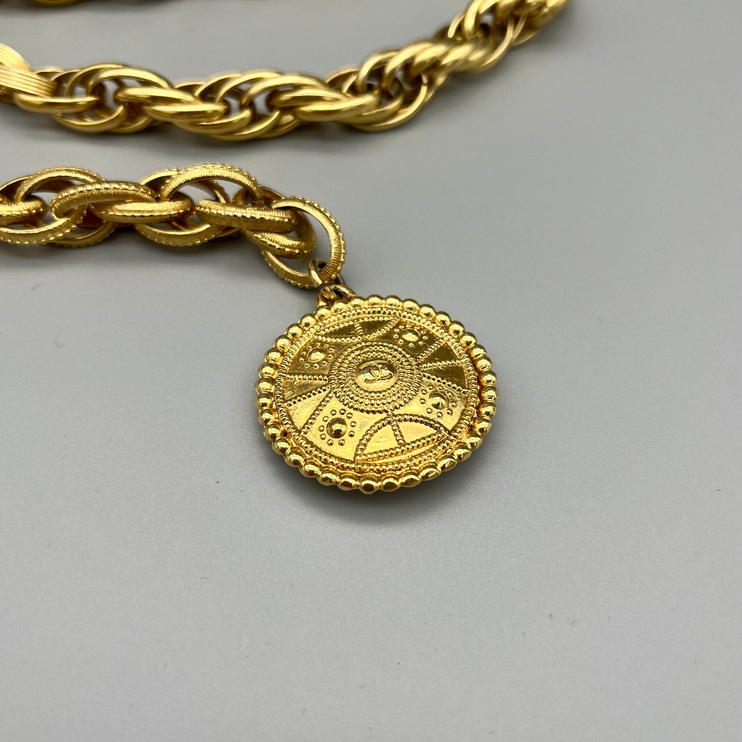 RARE☆☆☆CHANEL Coco Mark Medal Chain Belt