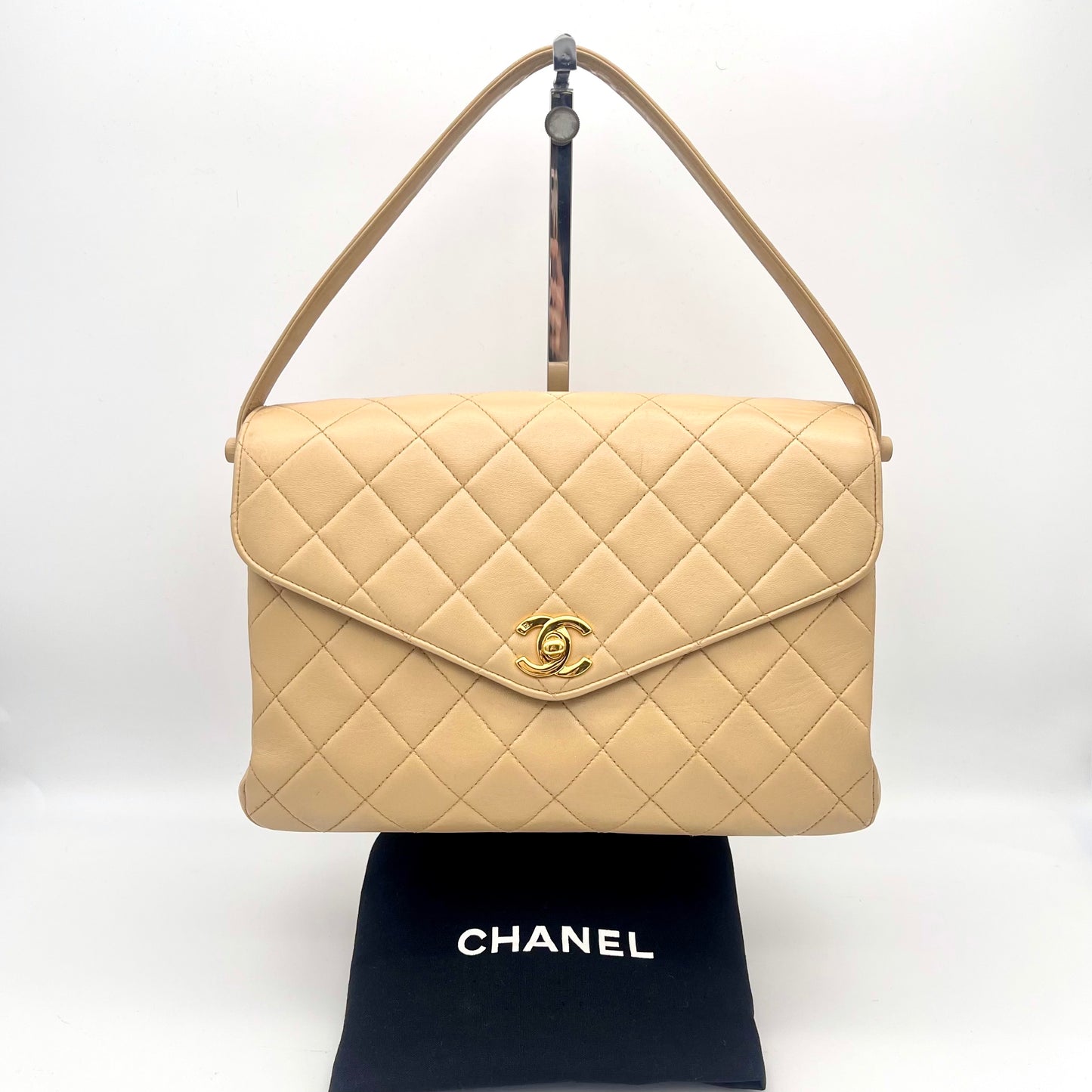 Afar Vintage Pre-owned CHANEL Matrasse Turnlock Handbag