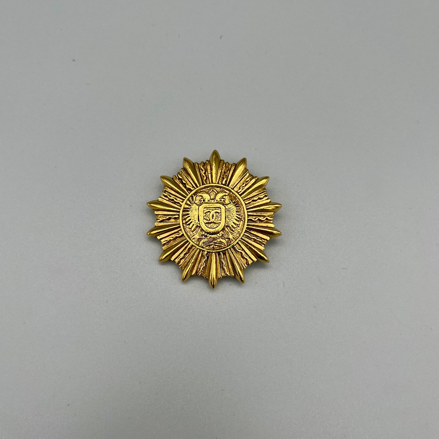 Afar Vintage Pre-owned CHANEL coco mark sun emblem brooch