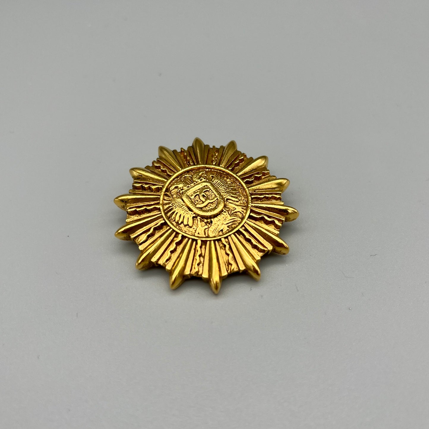 Afar Vintage Pre-owned CHANEL coco mark sun emblem brooch