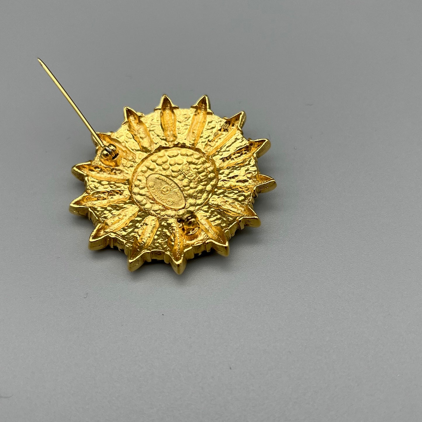 Afar Vintage Pre-owned CHANEL coco mark sun emblem brooch