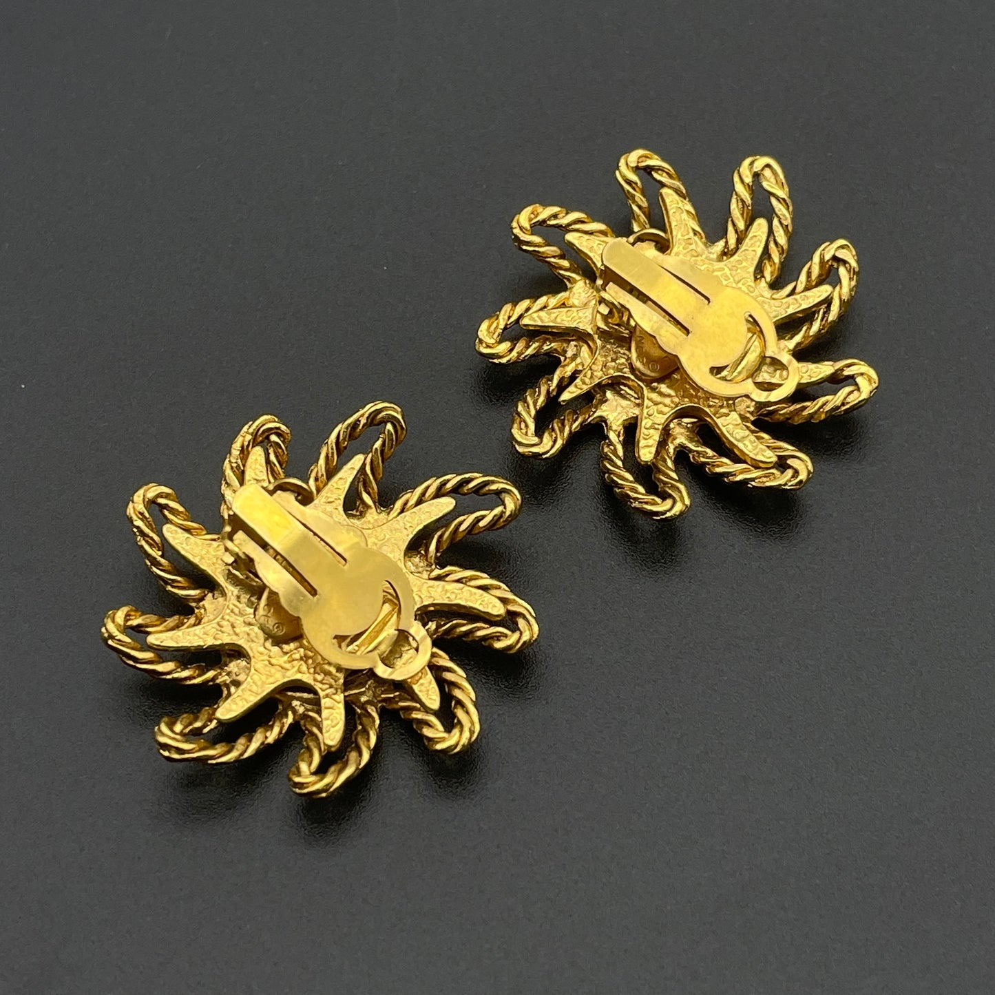 Afar Vintage Pre-owned CHANEL Cocommark sun motif earrings 94A