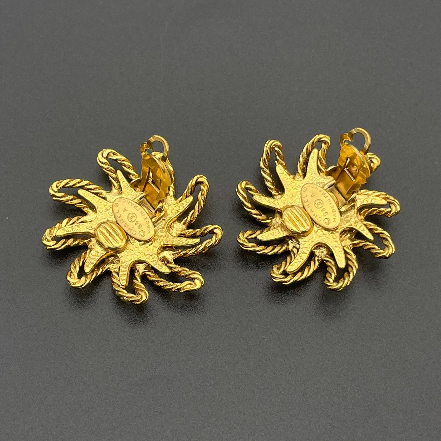 Afar Vintage Pre-owned CHANEL Cocommark sun motif earrings 94A