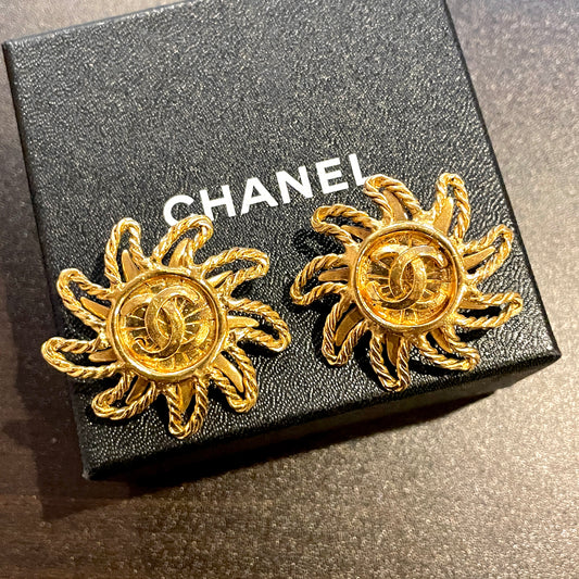 Afar Vintage Pre-owned CHANEL Cocommark sun motif earrings 94A