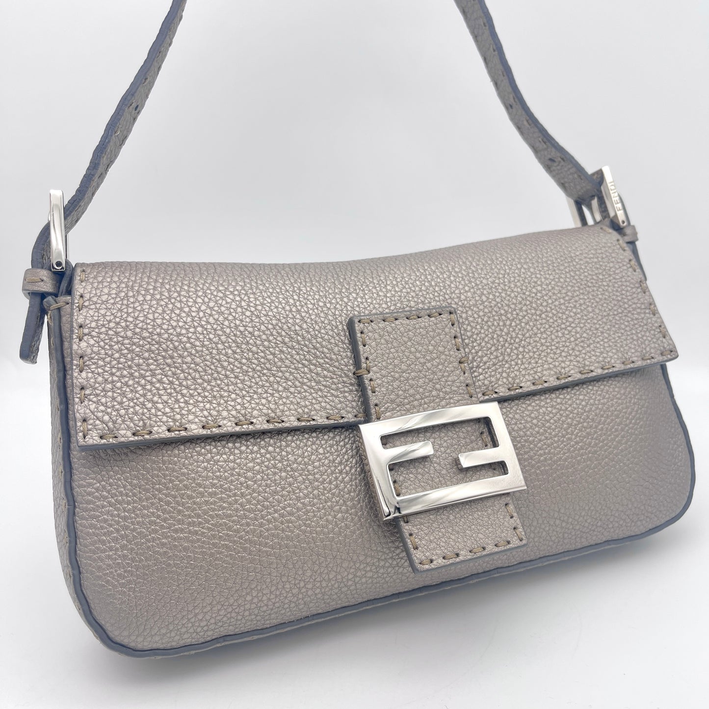 AUTH Pre-owned FENDI Selleria Mamma Bucket Shoulder Bag Gray Silver