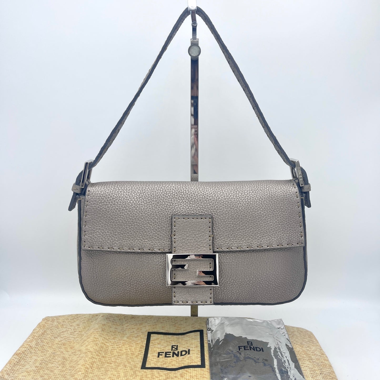 AUTH Pre-owned FENDI Selleria Mamma Bucket Shoulder Bag Gray Silver