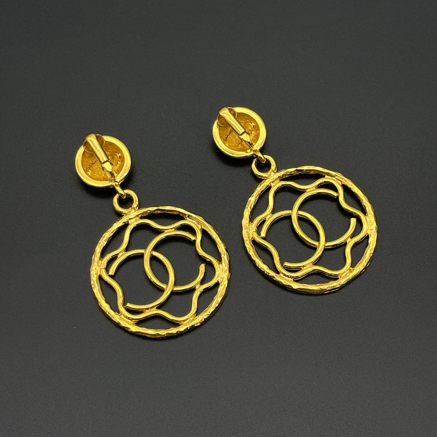 RARE☆☆CHANEL Coco Mark Flower Pendant Earrings