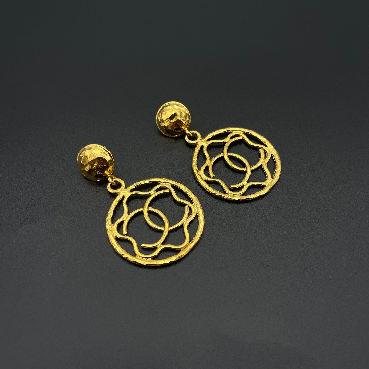 RARE☆☆CHANEL Coco Mark Flower Pendant Earrings