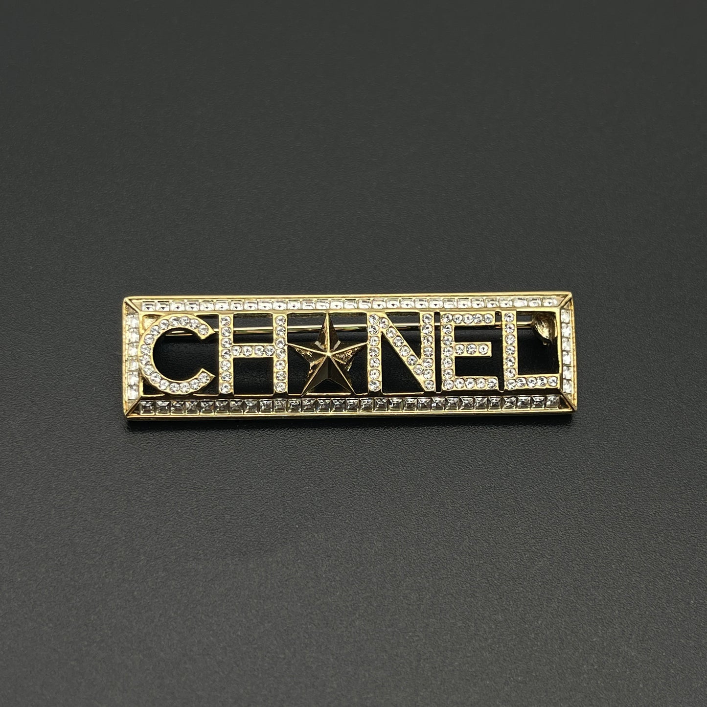 Afar Vintage Pre-owned CHANEL CHAN☆EL logo brooch A17 C