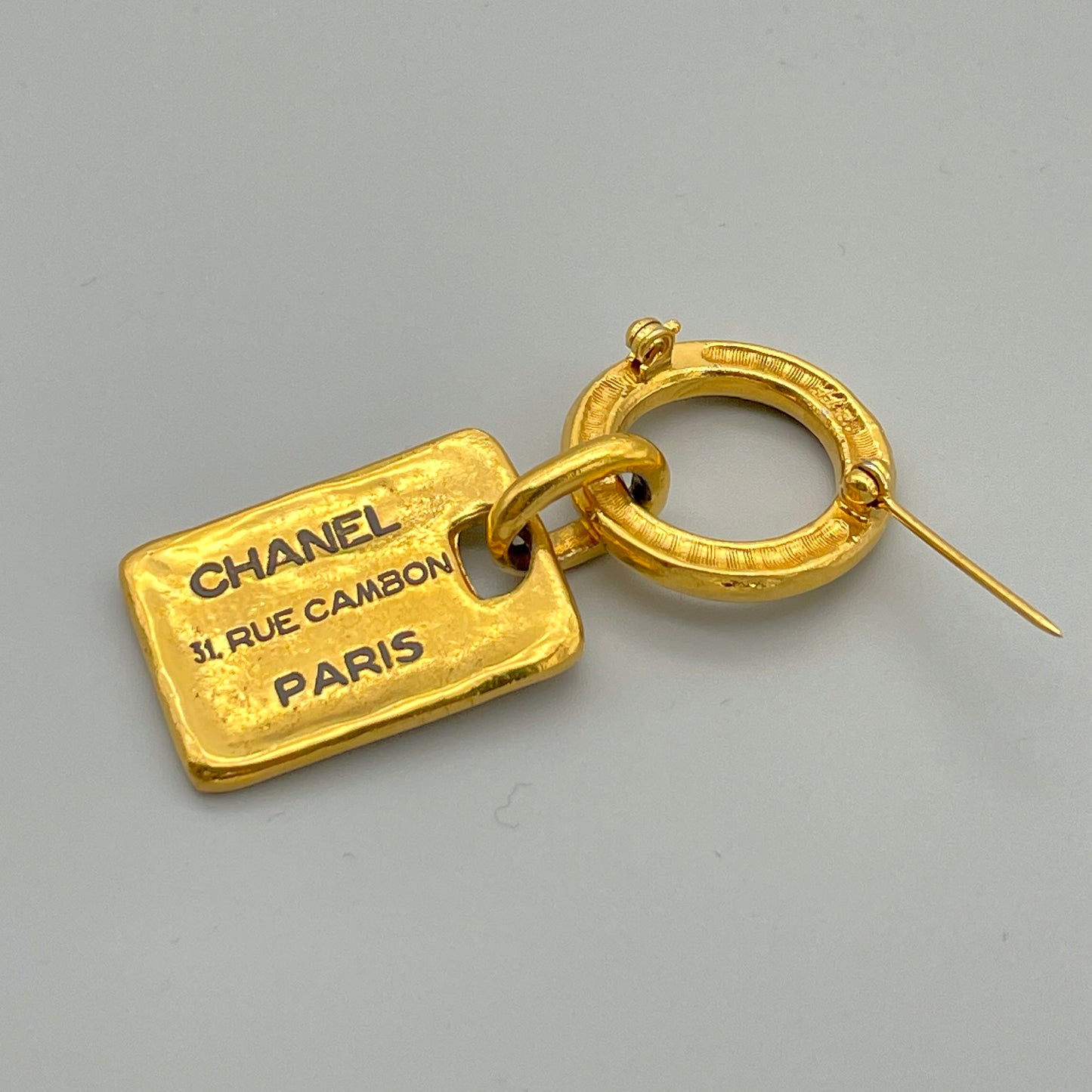 Afar Vintage Pre-owned CHANEL Cambon Line Swing Brooch