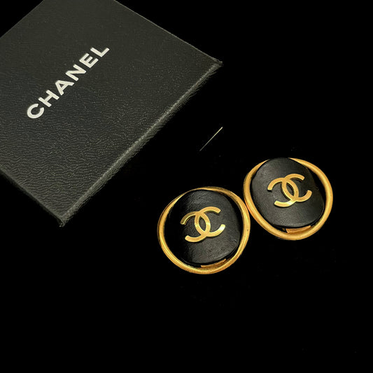 RARE☆☆☆☆☆ CHANEL Coco Mark Leather Round Earrings