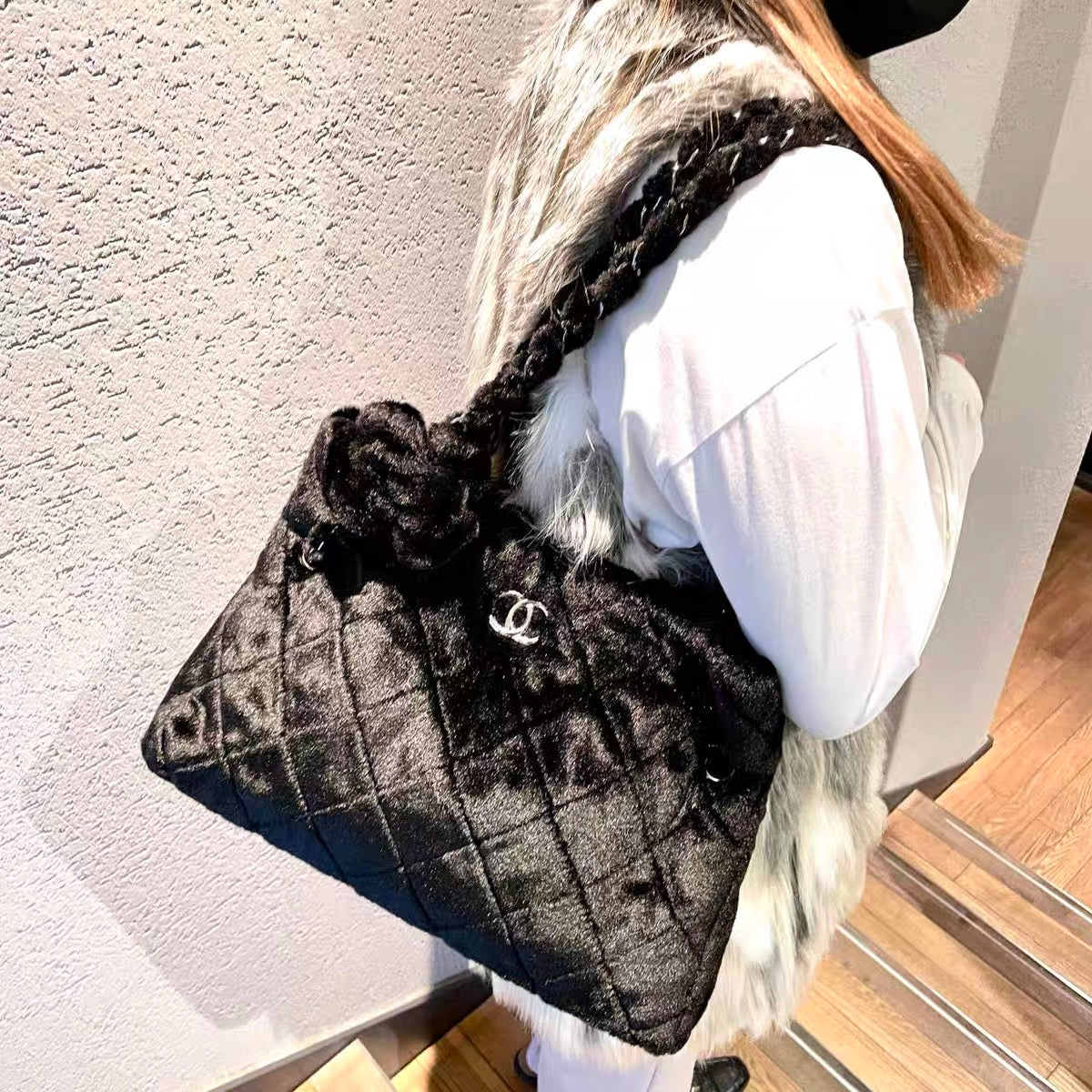 Afar Vintage Pre-owned CHANEL ﾌｪｲｸﾌｧｰｶﾒﾘｱﾄｰﾄﾊﾞｯｸﾞ