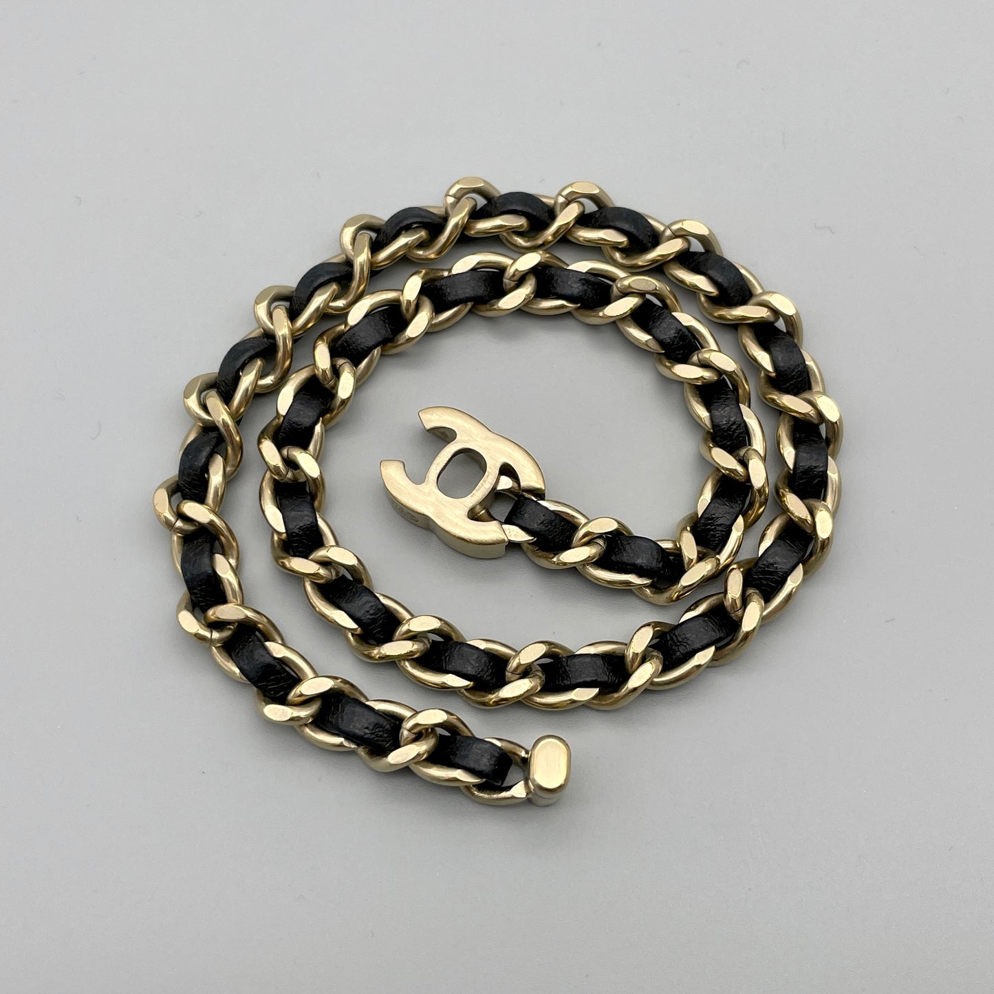 AUTH Pre-owned CHANEL Matelasse Turnlock CC LOGO Choker/Gold x Black