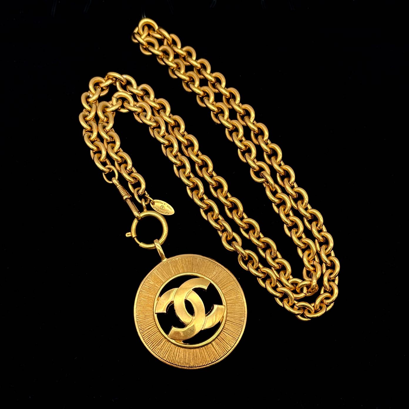 CHANEL Coco Mark Jumbo Necklace