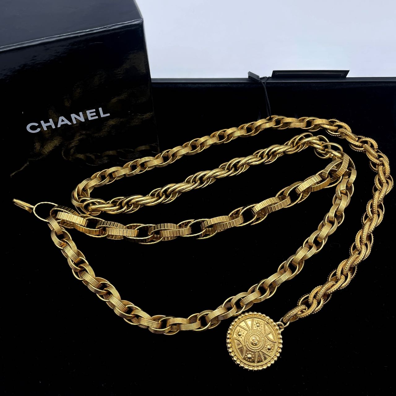 RARE☆☆☆CHANEL Coco Mark Medal Chain Belt