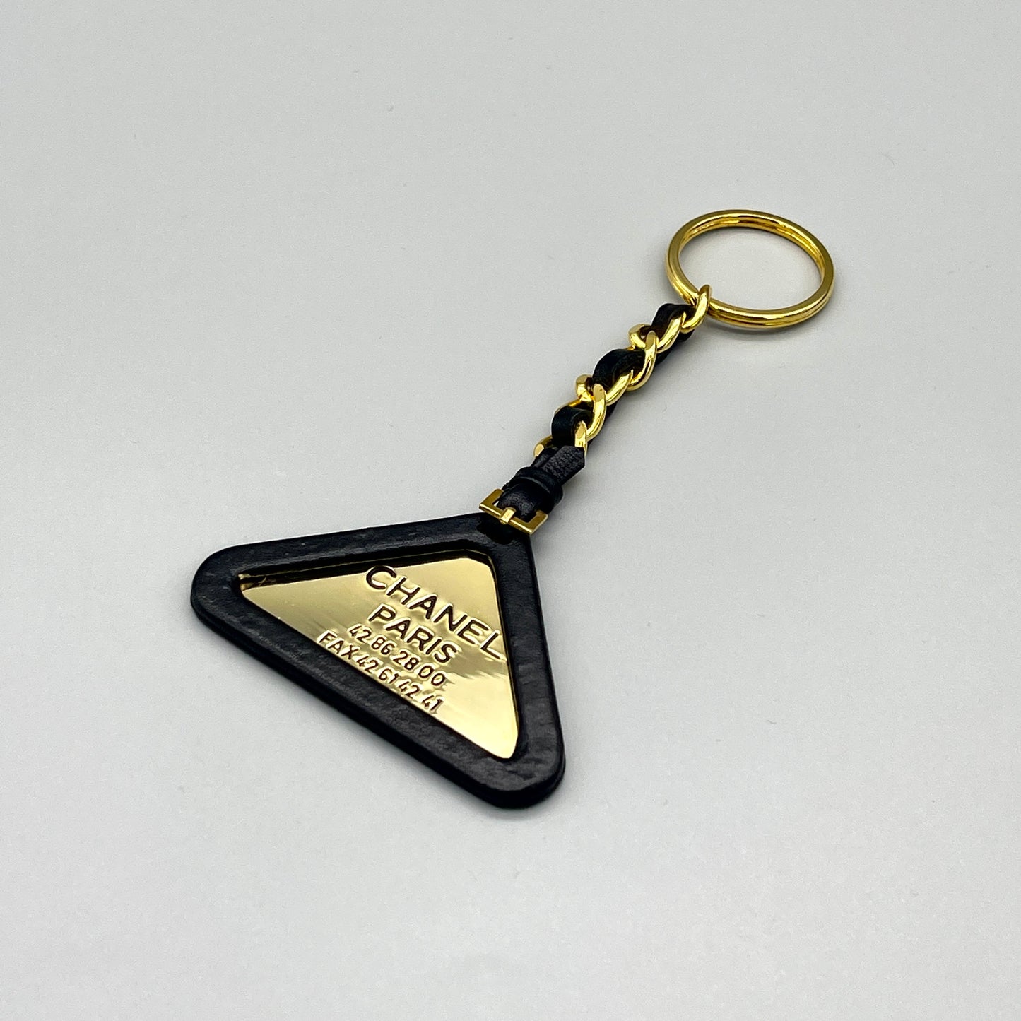 RARE☆☆☆☆☆AUTH Pre-owned CHANEL Chanel Leather Triangle Key Ring 94P