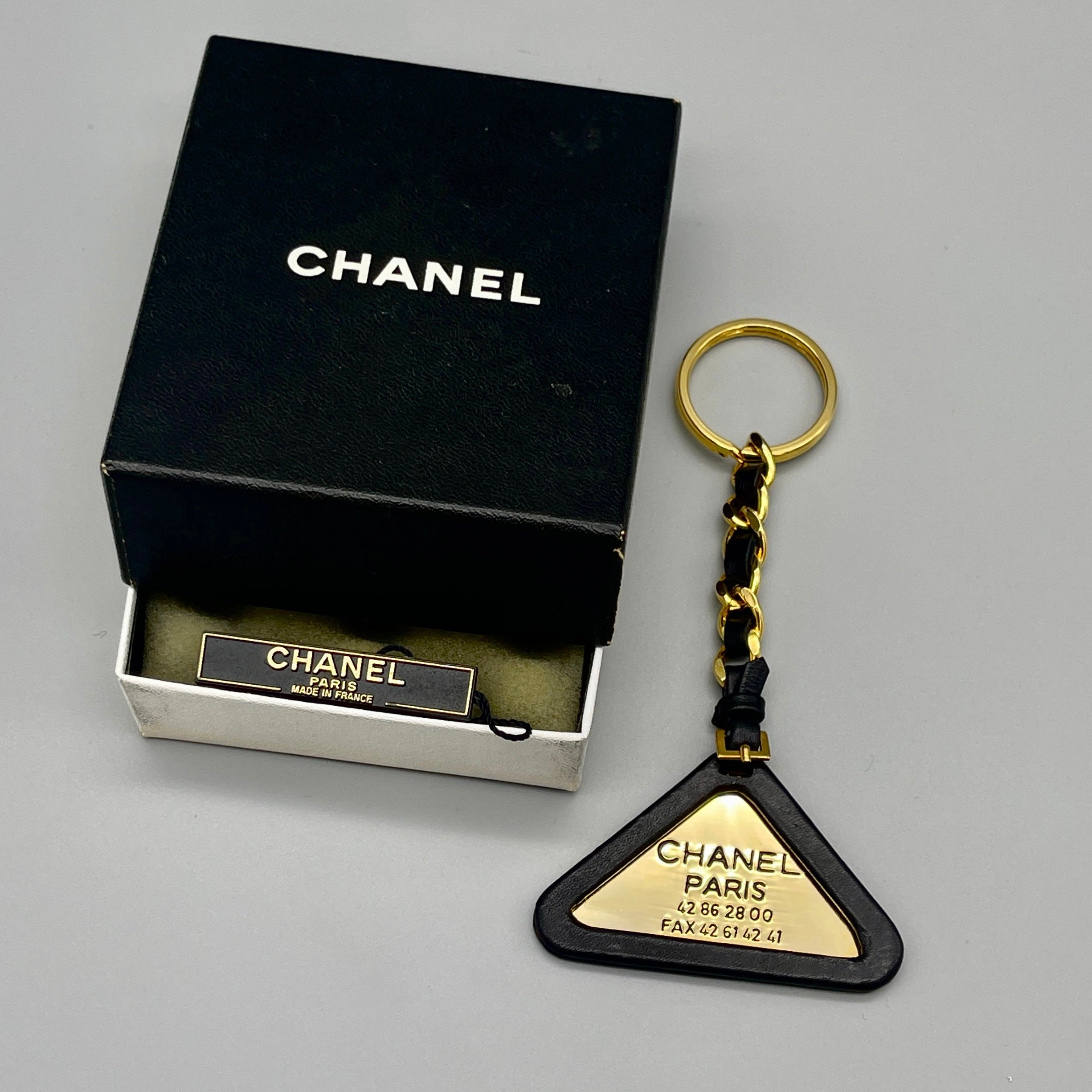 RARE☆☆☆☆☆AUTH Pre-owned CHANEL Chanel Leather Triangle Key Ring 94P