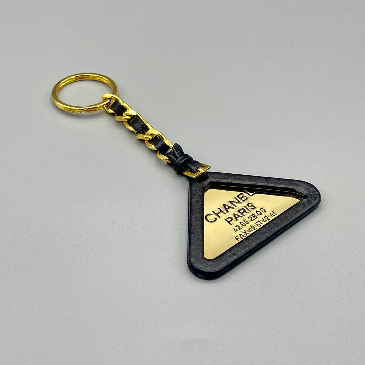 RARE☆☆☆☆☆CHANEL Leather Triangle Keyring 94P