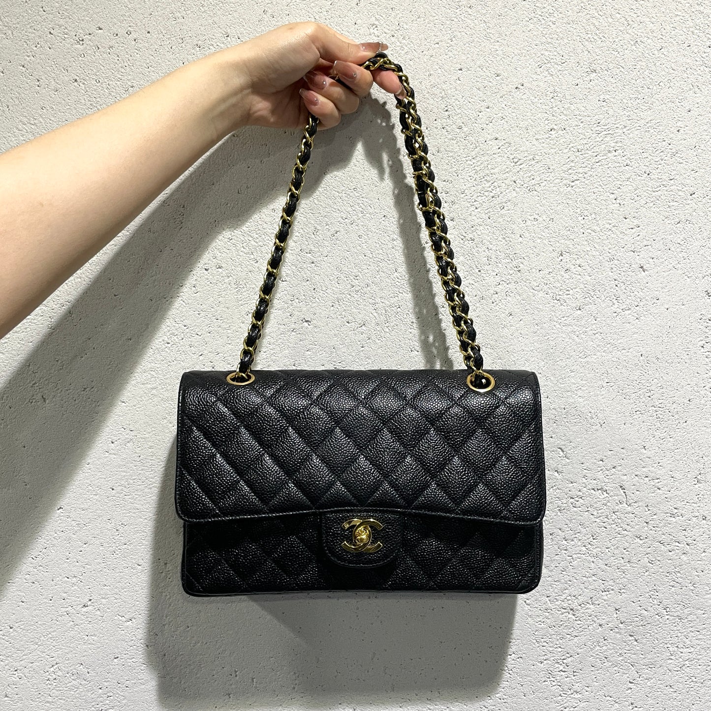 Afar Vintage Pre-owned CHANEL ﾏﾄﾗｯｾ ｸﾗｼｯｸﾌﾗｯﾌﾟ 25cm ｷｬﾋﾞｱｽｷﾝ