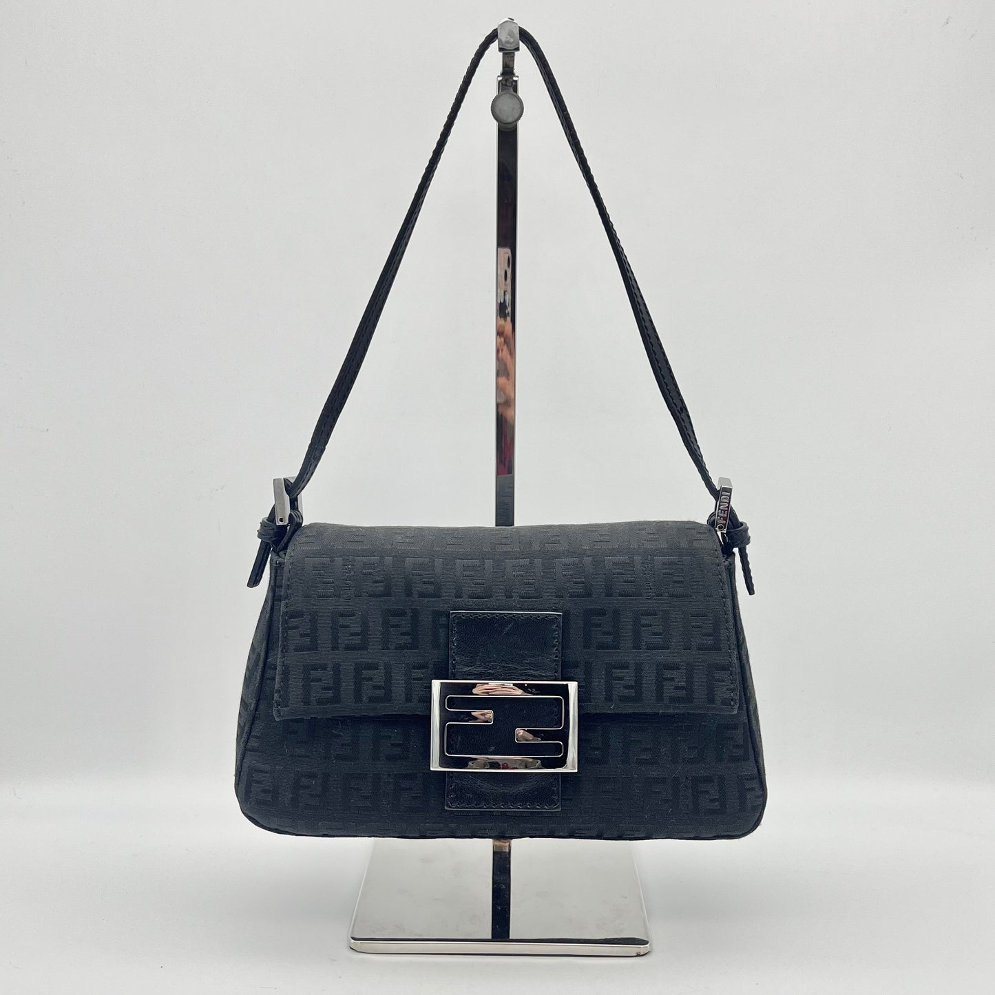 AUTH Pre-owned FENDI ｽﾞｯｷｰﾉﾐﾆﾏﾝﾏﾊﾞｹｯﾄ ﾌﾞﾗｯｸ