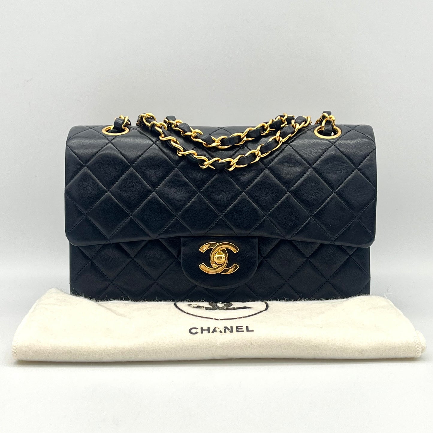 AUTH Pre-owned CHANEL Mattress Classic Flap 23