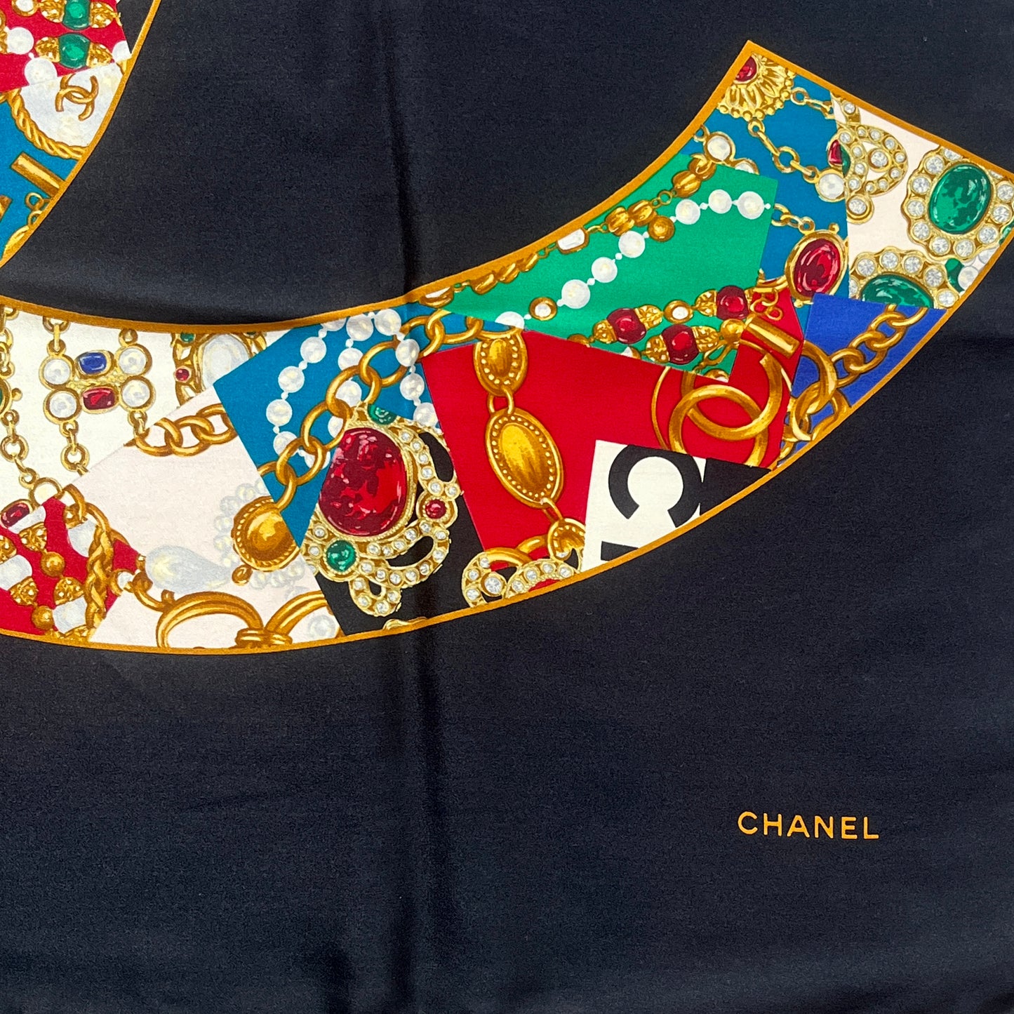 RARE☆☆☆CHANEL Jumbo Multicolor Coco Mark Scarf