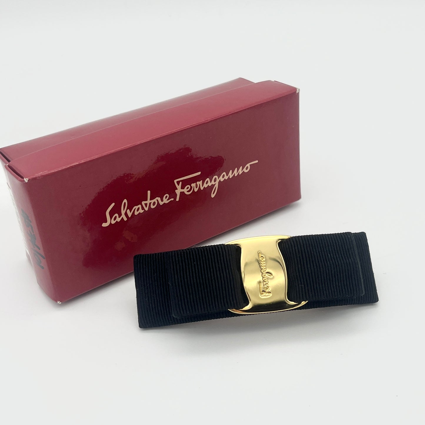 Salvatore Ferragamo ｳﾞｧﾗ ﾊﾞﾚｯﾀ