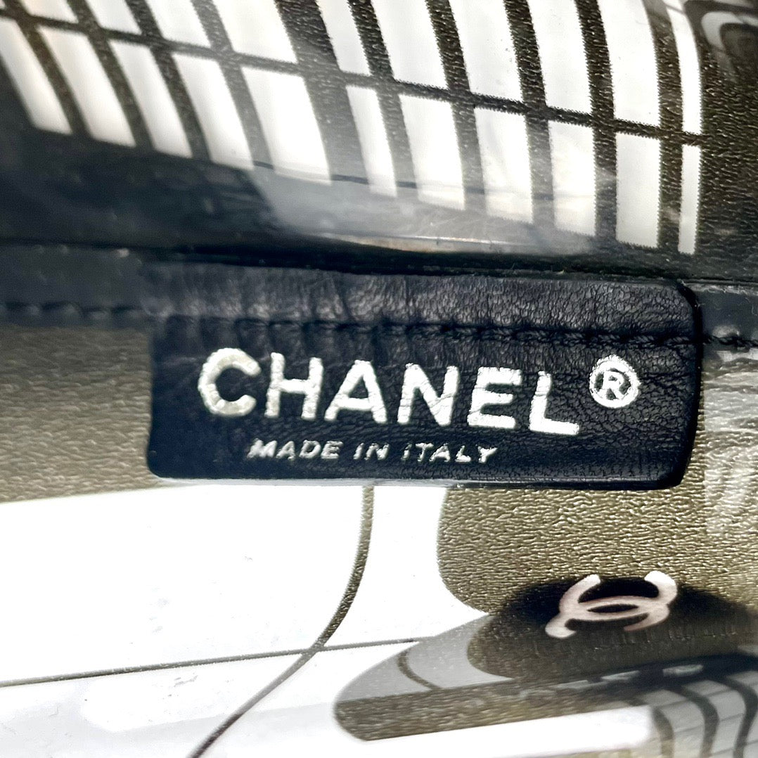 RARE☆☆☆AUTH Pre-owned CHANEL plastic chain vinyl pouch