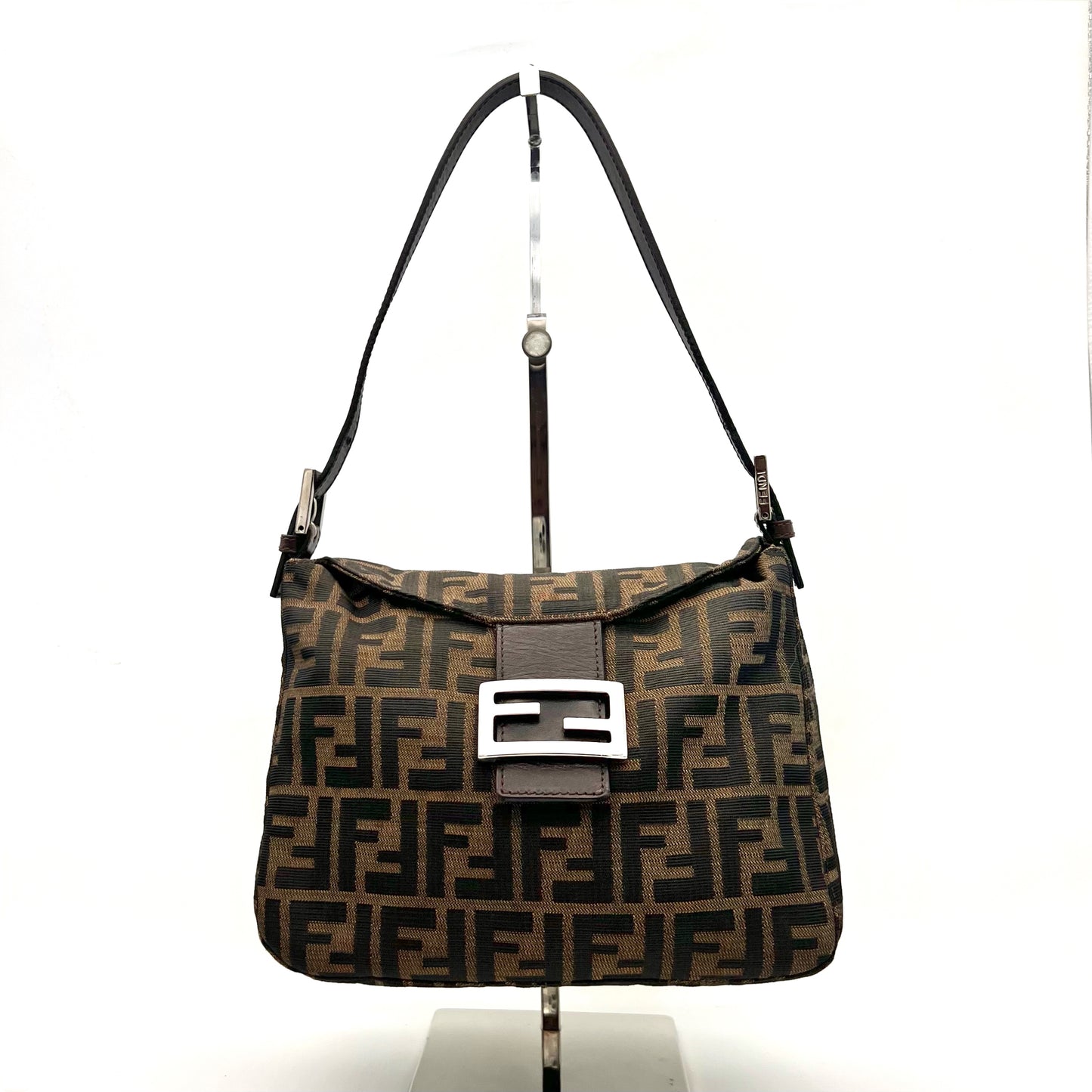 AUTH Pre-owned FENDI Zucca Round Mamma Bucket GM