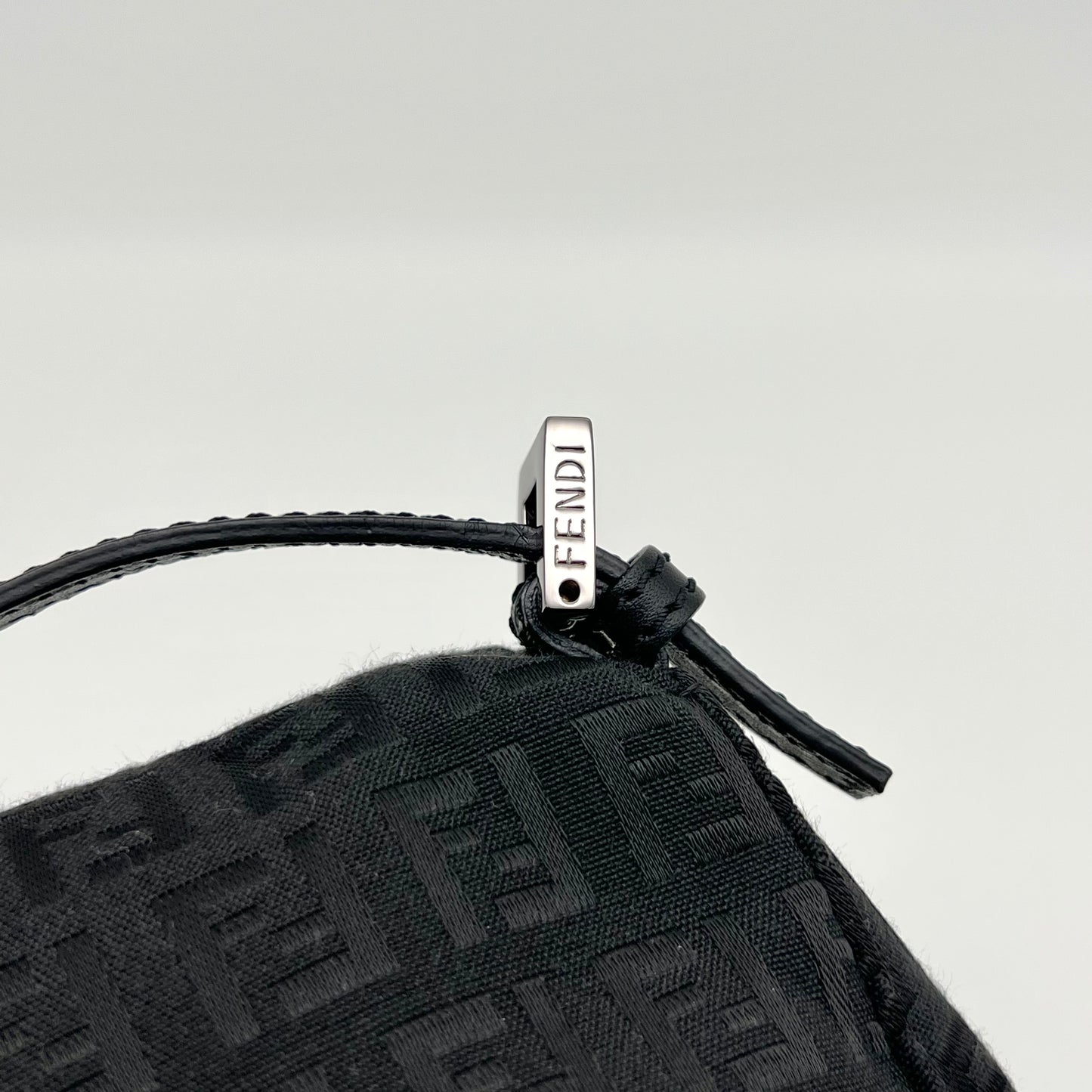 AUTH Pre-owned FENDI Mini Mamma Bucket Black