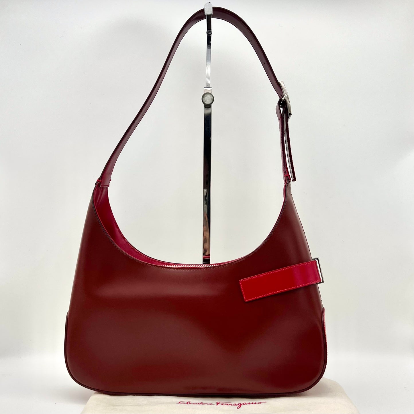 AUTH Pre-owned Salvatore Ferragamo Gancini shoulder bag Bordeaux