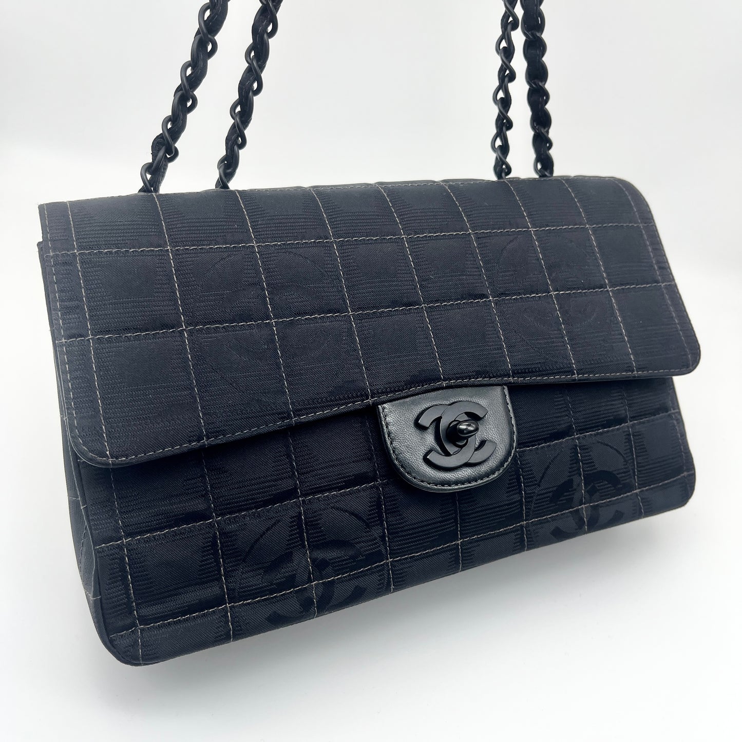 CHANEL Neutral Line W Chain Shoulder Bag No. 7