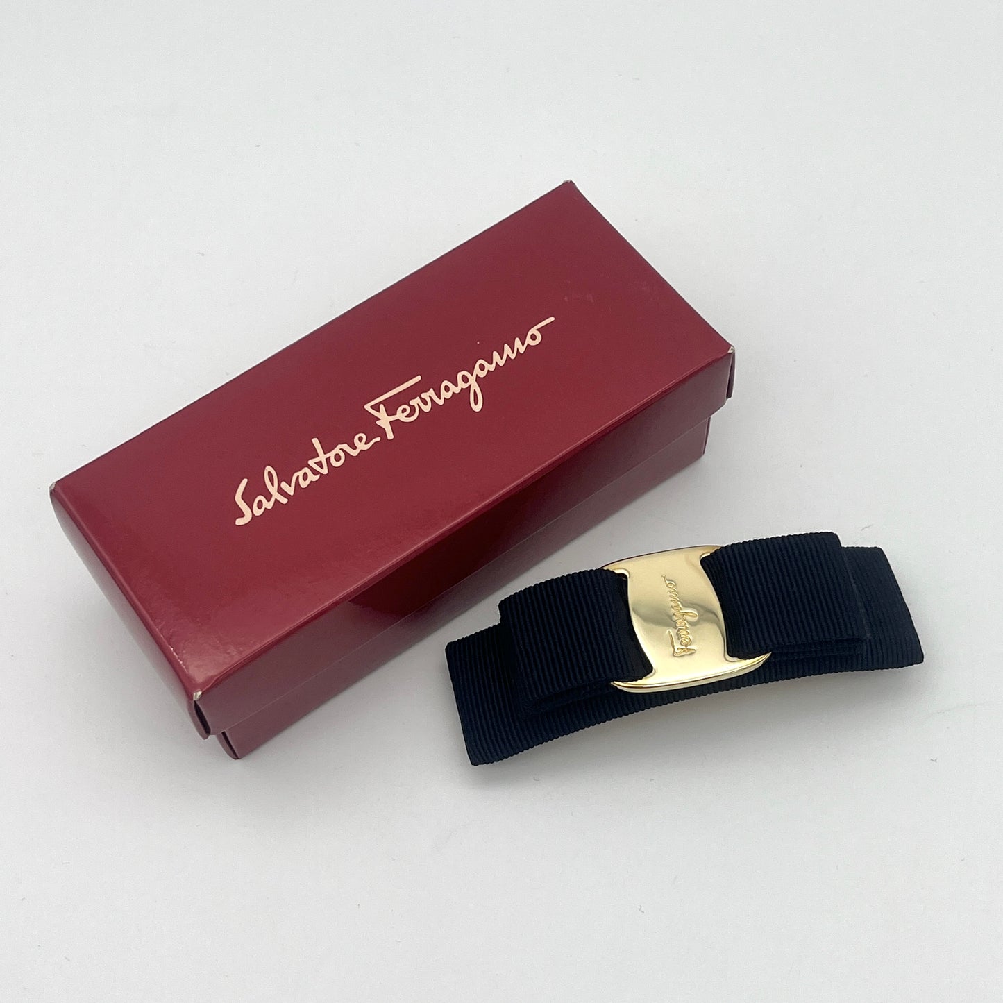 Salvatore Ferragamo ｳﾞｧﾗ ﾊﾞﾚｯﾀ ﾈｲﾋﾞｰ