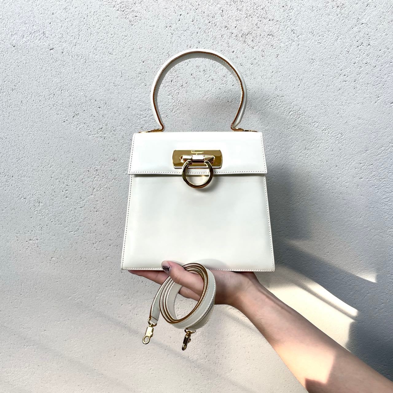 AUTH Pre-owned Salvatore Ferragamo Gancini Mini Hand Bag White