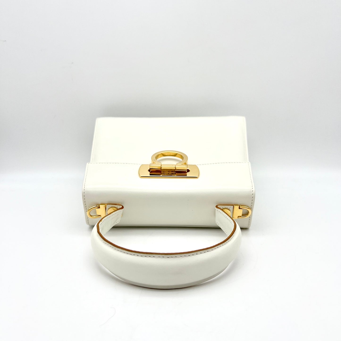 AUTH Pre-owned Salvatore Ferragamo Gancini Mini Hand Bag White