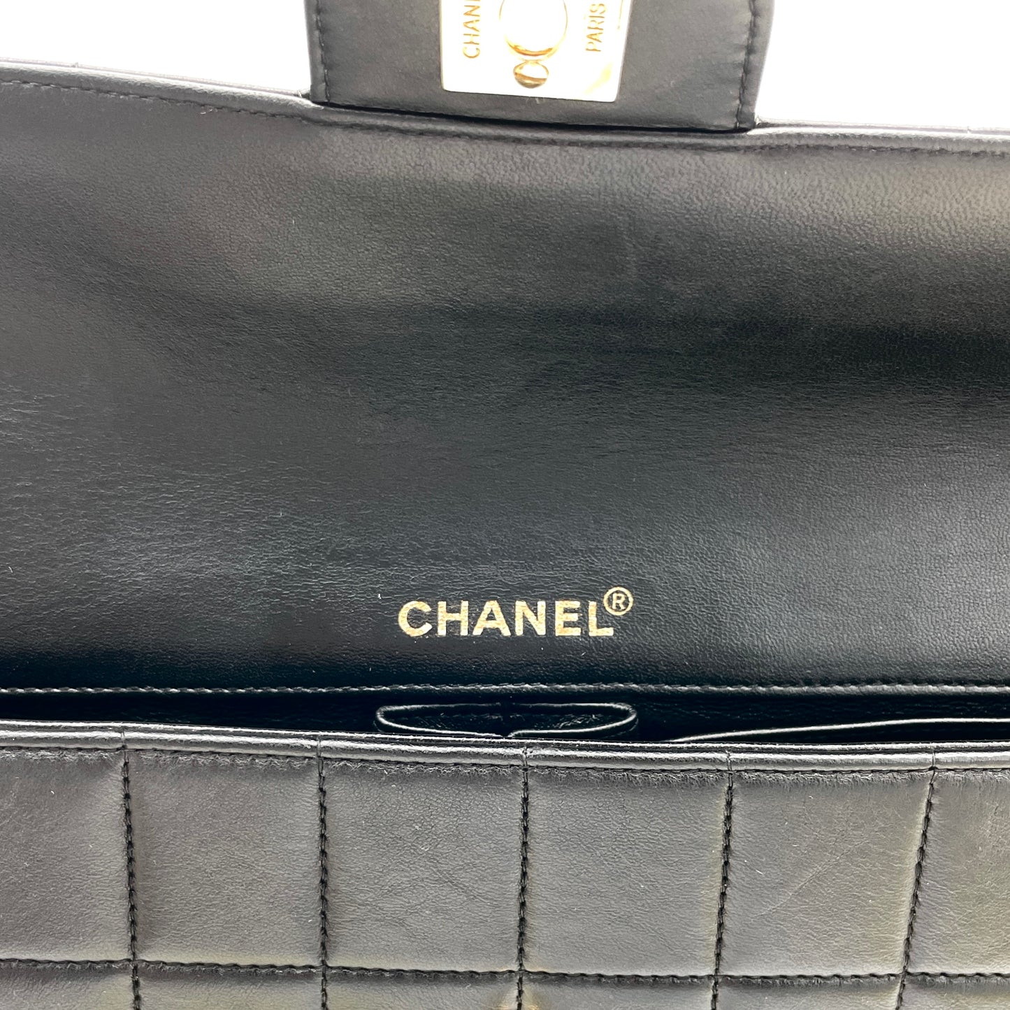 AUTH Pre-owned CHANEL Chocolate Bar Turnlock Chain Shoulder Bag