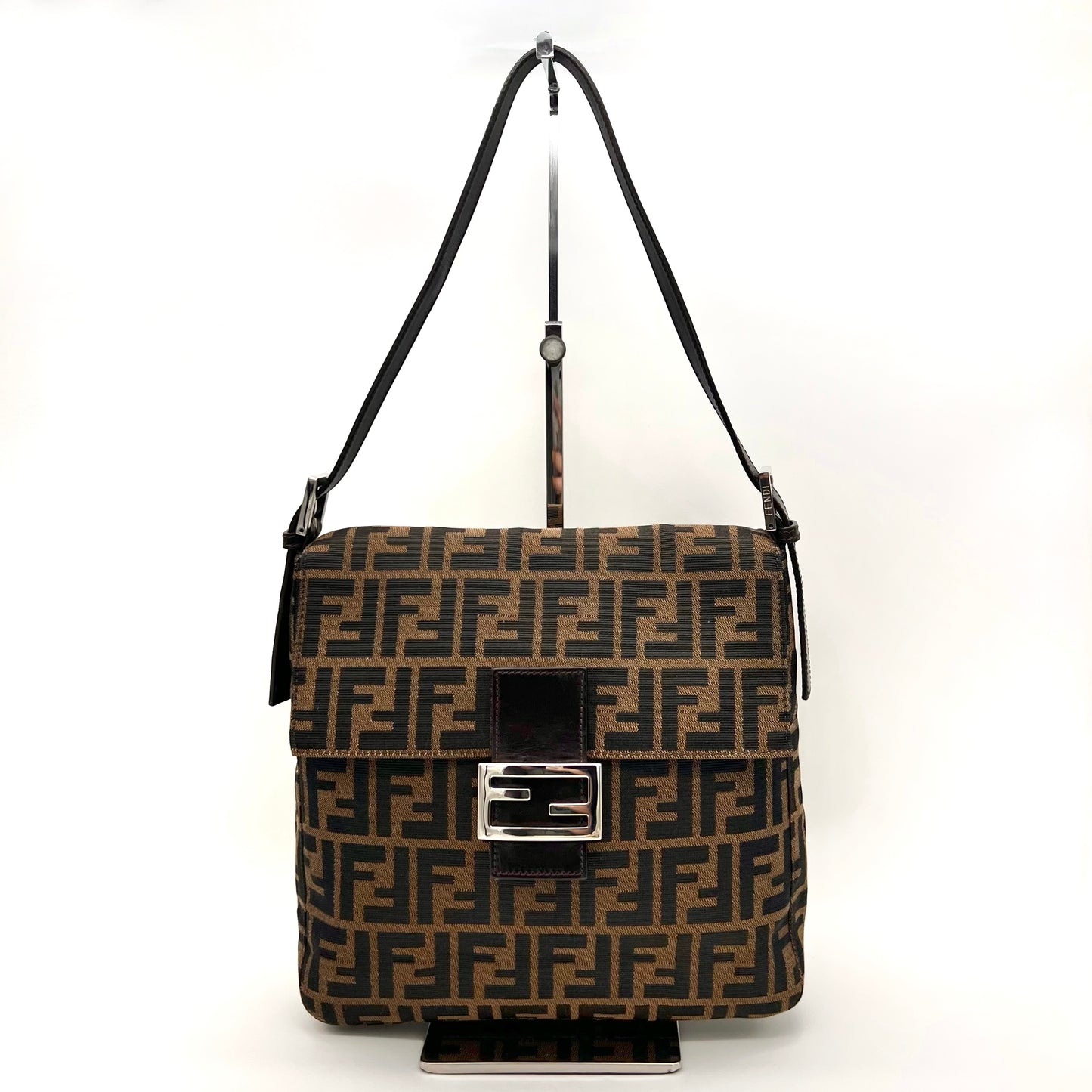 AUTH Pre-owned FENDI Zucca Round Mamma Bucket GM