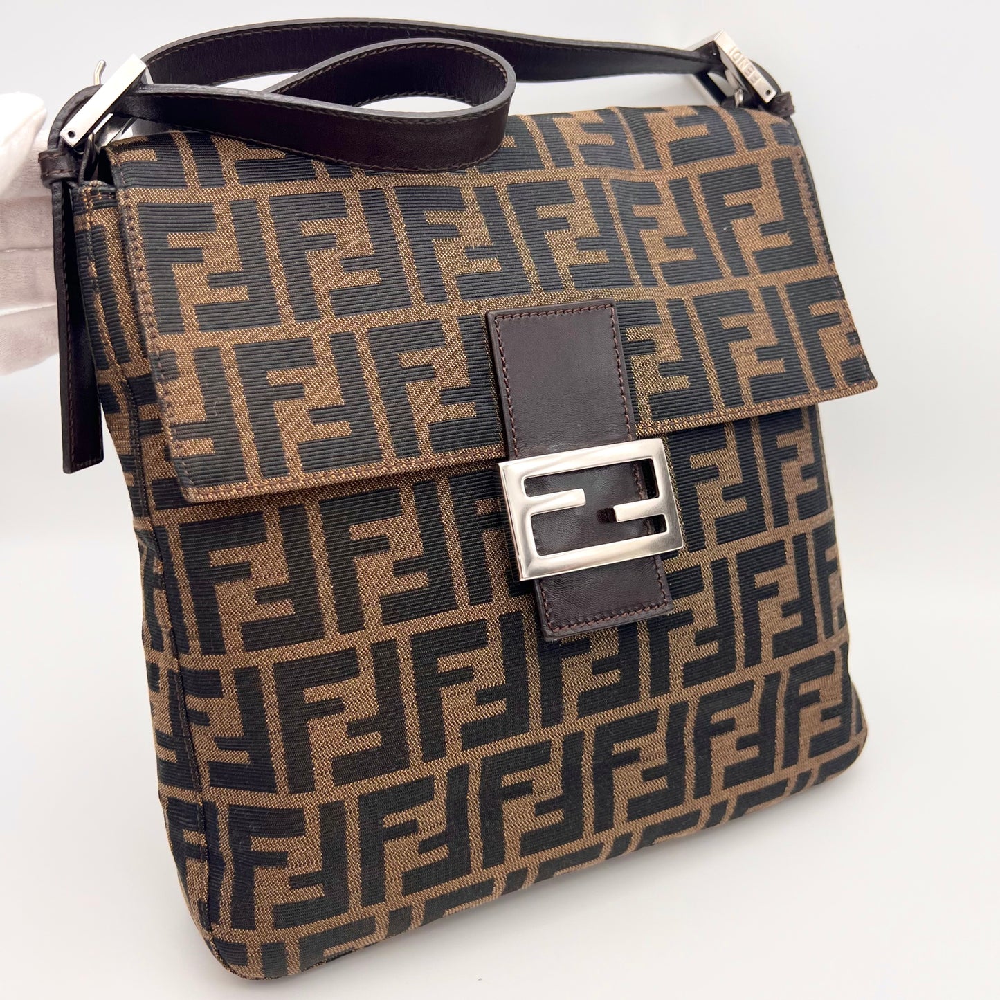 AUTH Pre-owned FENDI Zucca Round Mamma Bucket GM