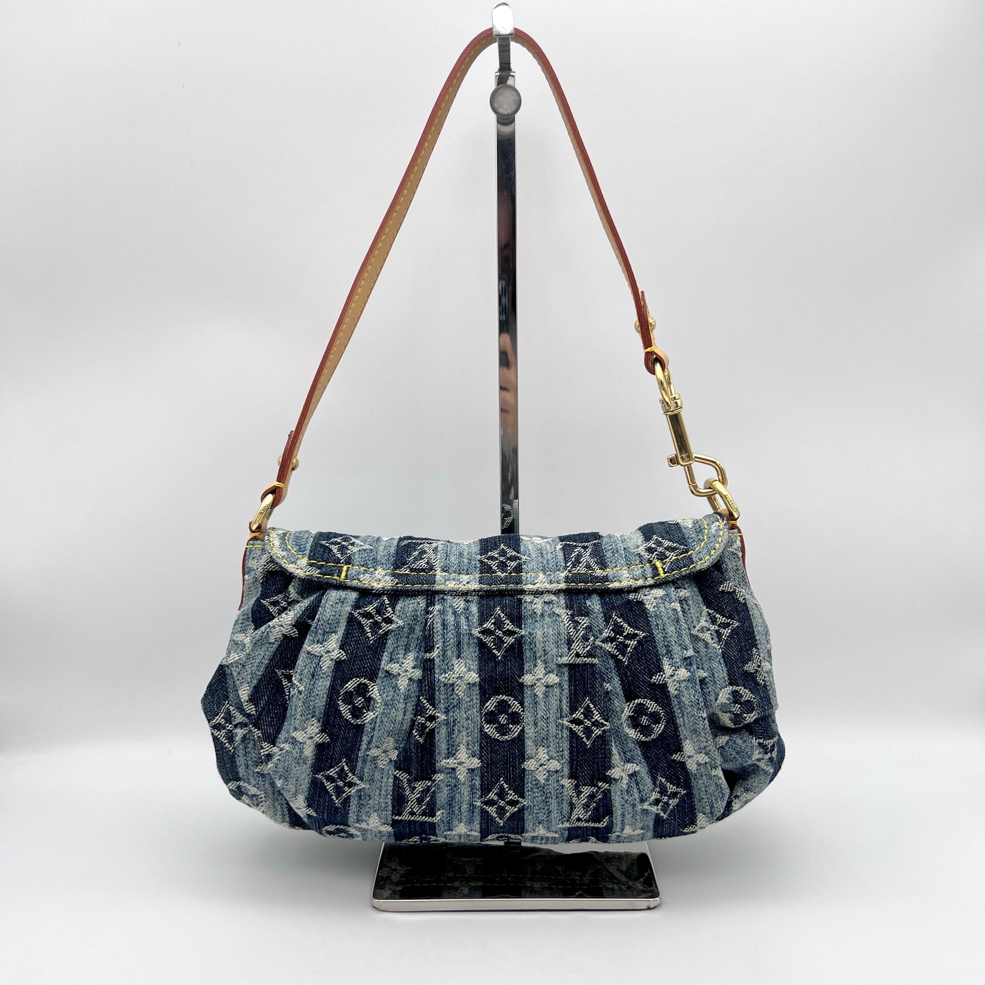 Louis Vuitton pre-owned Monogram Denim Pleaty Raye Shoulder Bag - Farfetch