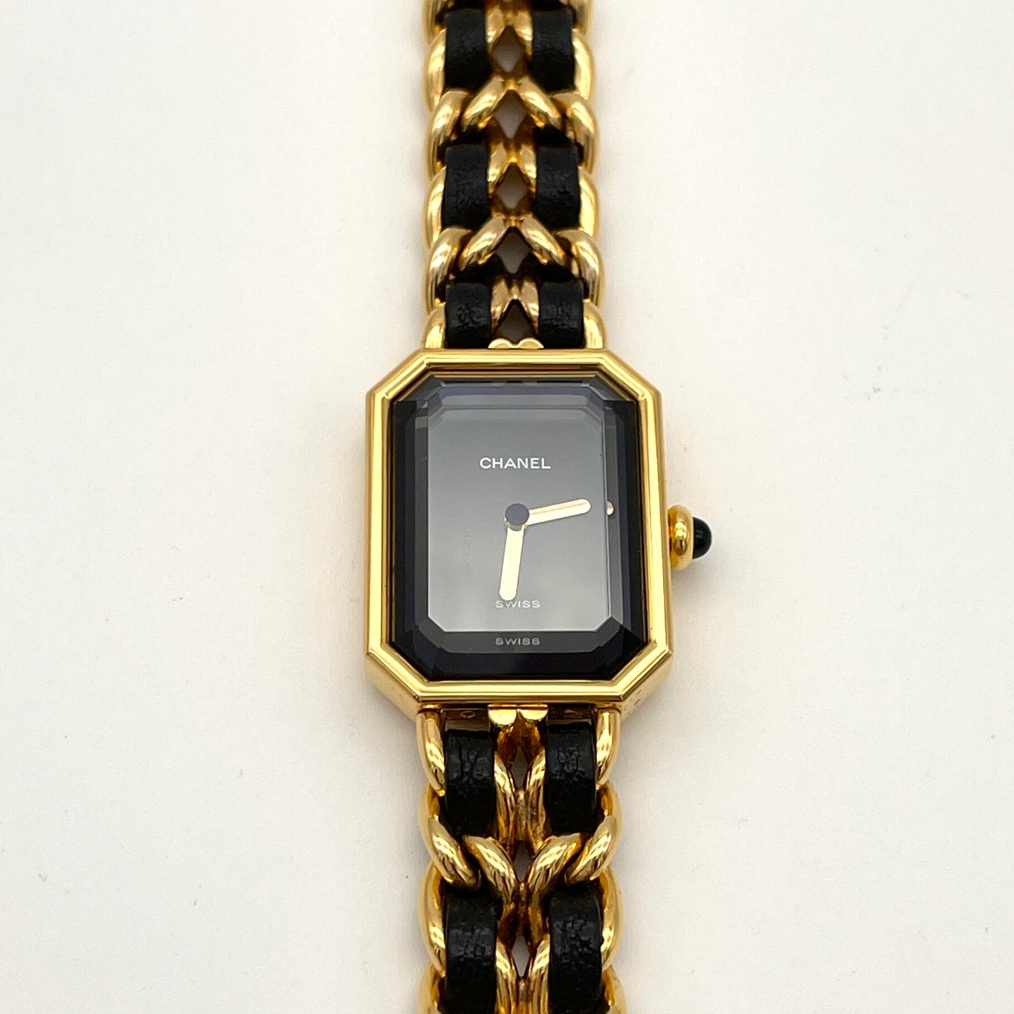 AUTH Pre-owned CHANEL Plumière S size QZ watch