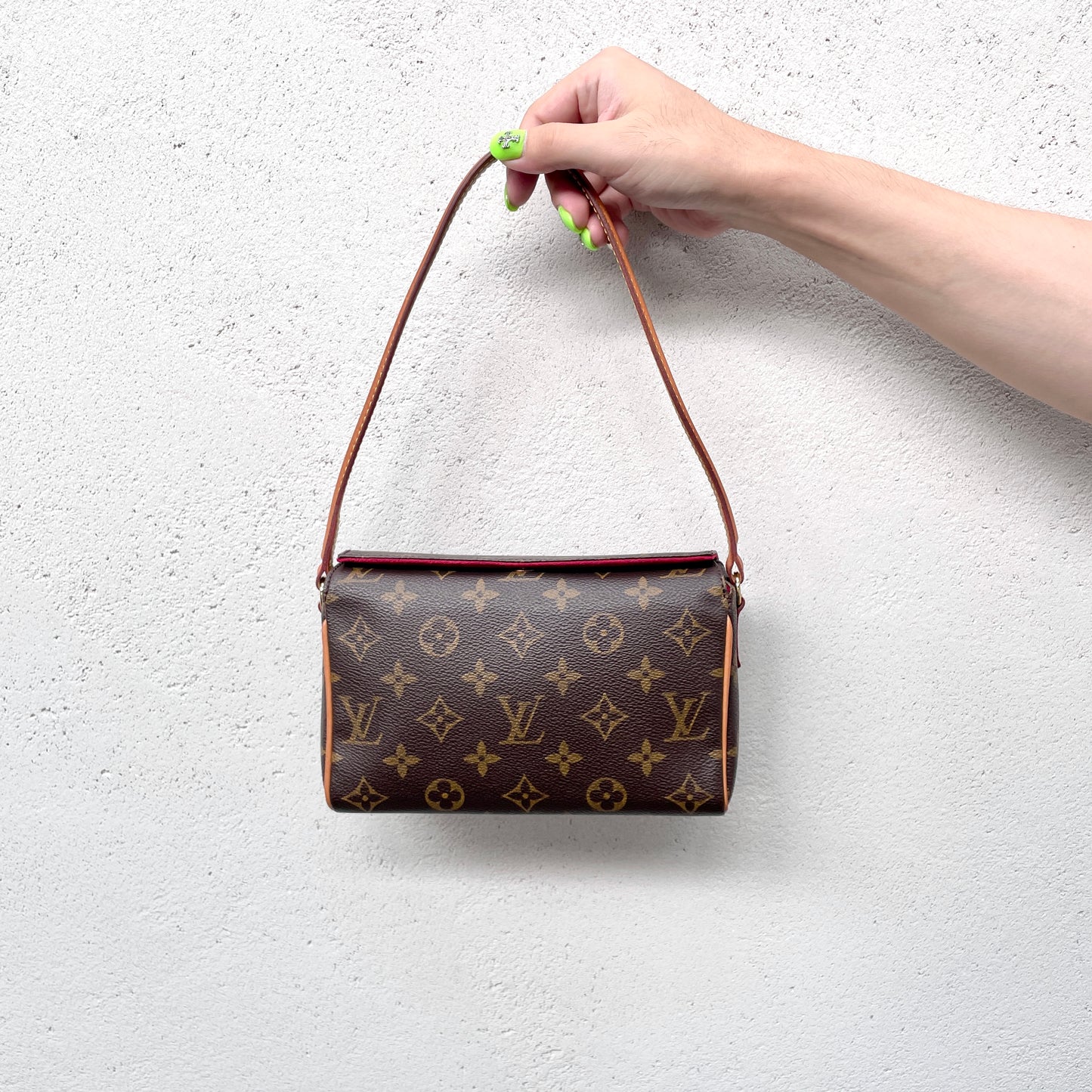 LOUIS VUITTON ﾓﾉｸﾞﾗﾑ ﾚｼﾀﾙ M51900 ｼｮﾙﾀﾞｰﾊﾞｯｸﾞ ﾌﾞﾗｳﾝ